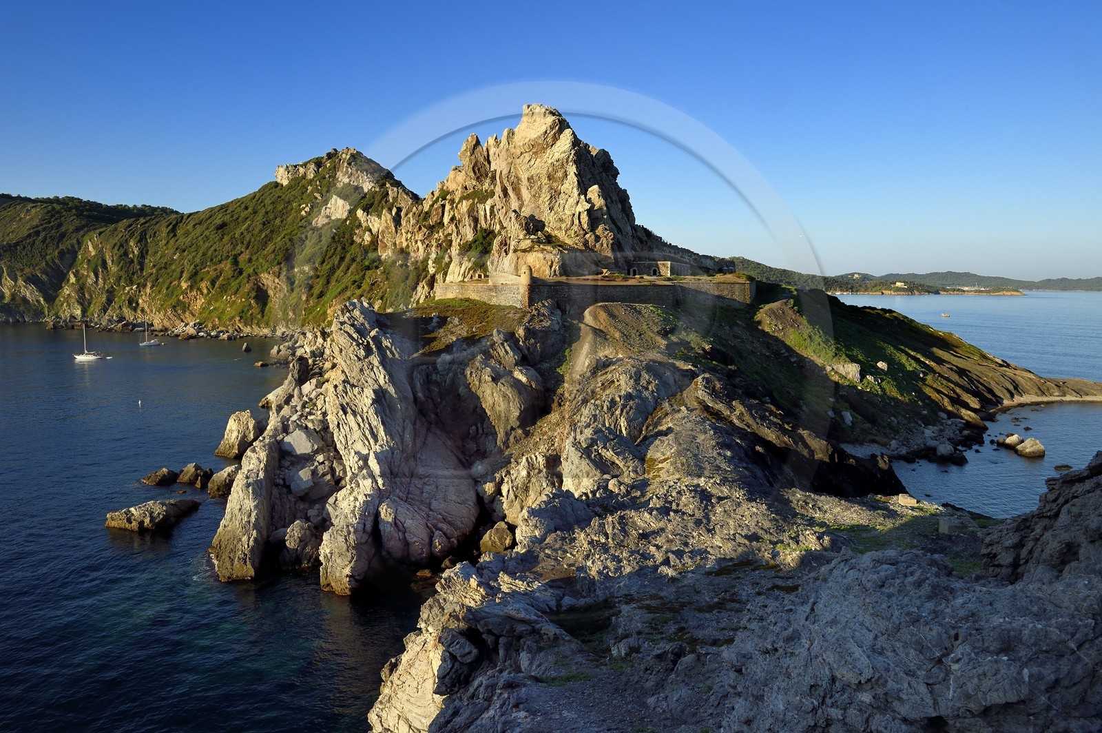 France, Var (83), Iles d'Hyères, parc national de Port Cros, Ile de Porquerolles, la batterie des Mèdes au cap des Mèdes