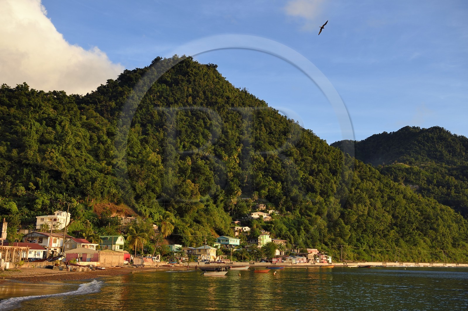 Caraïbes, Ile de la Dominique, baie de Soufrière, le village de Soufrière