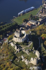 France, Eure, Les Andelys, Chateau Gaillard, 12th century fortress built by Richard the Lionheart (aerial view)