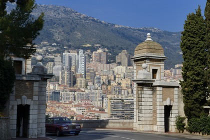 Principauté de Monaco, Monaco, Le Rocher, avenue de la Porte-Neuve