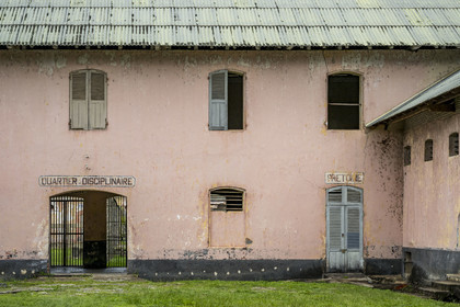France, Guyane, Saint-Laurent-du-Maroni, bagne ou Camp de la Transportation, les quartiers disciplinaires