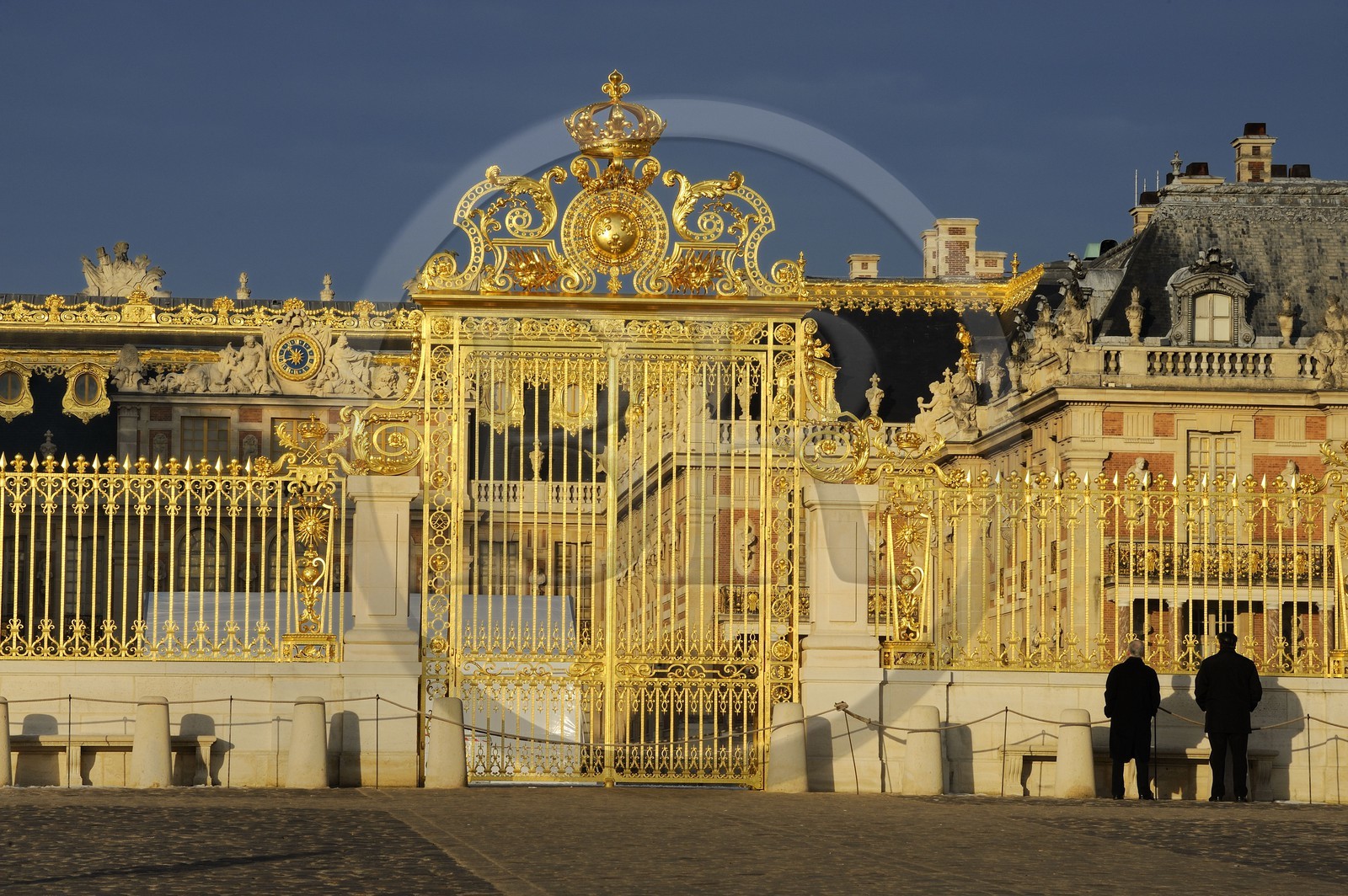 France, Yvelines (78), château de Versailles, classé Patrimoine Mondial de l'UNESCO, la grille royale dessinée par Mansart