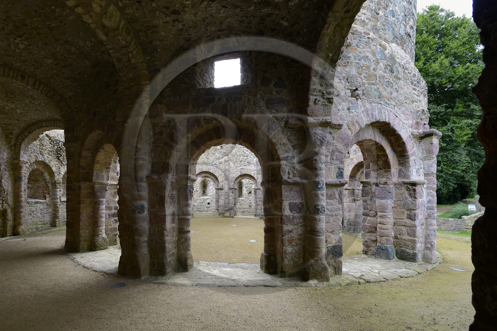 France, Côtes-d'Armor (22), Temple de Lanleff, ancienne chapelle du XIème siècle bati par les Templiers sur le modèle du Saint Sépulcre de Jérusalem France, Côtes-d'Armor (22), Temple de Lanleff, ancienne chapelle du XIème siècle bati par les Templiers sur le modèle du Saint Sépulcre de Jérusalem