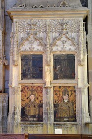 France, Allier (03), ancienne province du Bourbonnais, Souvigny, l'église prieurale clunisienne Saint-Pierre-et-Saint-Paul, nécropole ducale des Ducs de Bourbon, l'armoire aux reliques (XVe siècle) consacrée à Saint Mayeul et à Saint Odilon qui furent tous deux abbés de Cluny