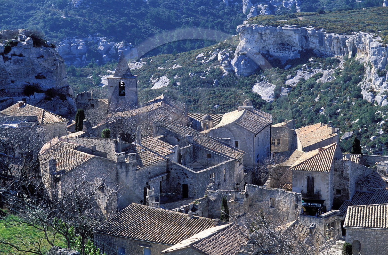 France, Bouches-du-Rhône (13), Les Baux-de-Provence, labellisé Les Plus Beaux Villages de France, quartier Saint-Vincent vu depuis la citadelle