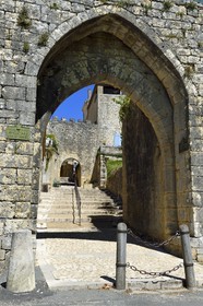 France, Dordogne, Perigord Pourpre, Beaumont du Perigord, the Porte de Luzier gives access to the heart of the Medieval fortified village