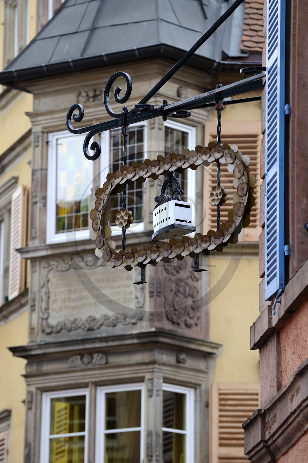 France, Haut-Rhin (68), Colmar, enseigne de  magasin d'électroménager dans Grand Rue