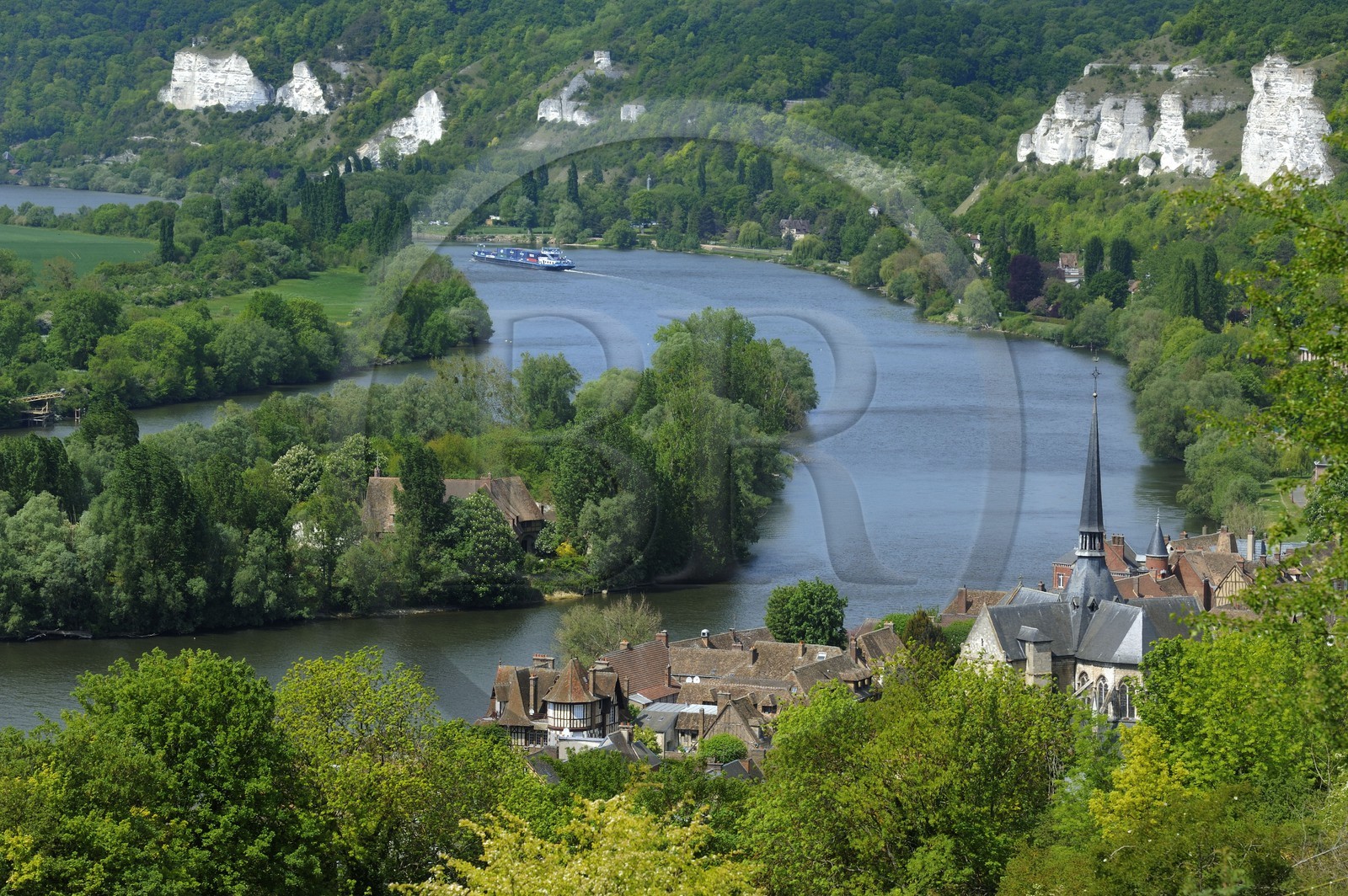 France, Eure (27), le village des Andelys et la Seine
