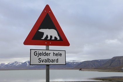 Norway, Svalbard (Spitzbergen), Longyearbyen, polar bear sign