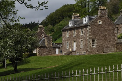 Royaume-Uni, Ecosse, South Lanarkshire, New Lanark fondé en 1785 par David Dale qui y fit construire des usines de coton et des résidences pour les ouvriers