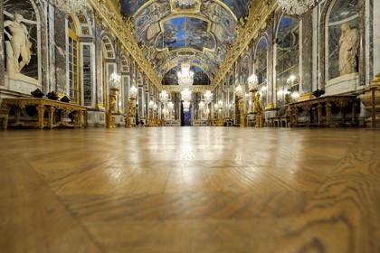 France, Yvelines, Chateau de Versailles, listed as World Heritage by UNESCO, Galerie des Glaces (Hall of Mirrors), length 73m and width 10,50m, with 17 windows and 357 mirrors, architect Jules Hardouin Mansart (1678-1684), the parquet