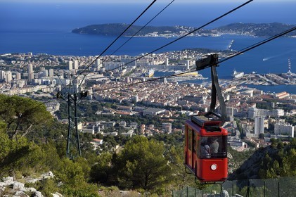 France, Var, Toulon, the cable car from the Mont Faron, the city and the naval base (Arsenal) also the peninsula of Saint mandrier in the Rade (Roadstead) in the background