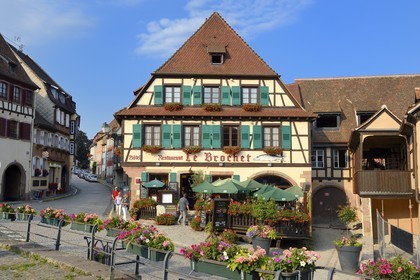 France, Bas Rhin, Barr, Place de l'Hotel de ville, Le Brochet restaurant