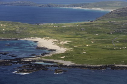 Royaume-Uni, Ecosse, Hébrides extérieures, Ile de Barra, plages de la côte Ouest (vue aérienne)