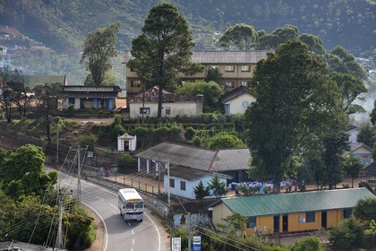 Sri Lanka, Province d'Uva, Haputale, rassemblement dans la cour de l'école