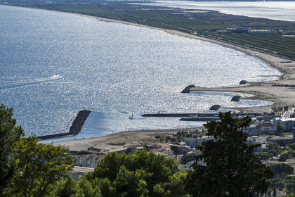 France, Herault, Sete, the sandy beaches of Sete seen from Mont Saint-Clair with their breakwaters