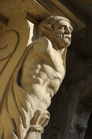 France, Hérault (34), Montpellier, centre historique, l'Ecusson, place du Canourgue, un atlante sur la façade de l'hôtel Richer de Belleval