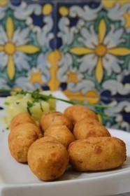 Spain, Andalusia, Seville, La Casa de Manolo Leon Restaurant and Bar, croquettes
