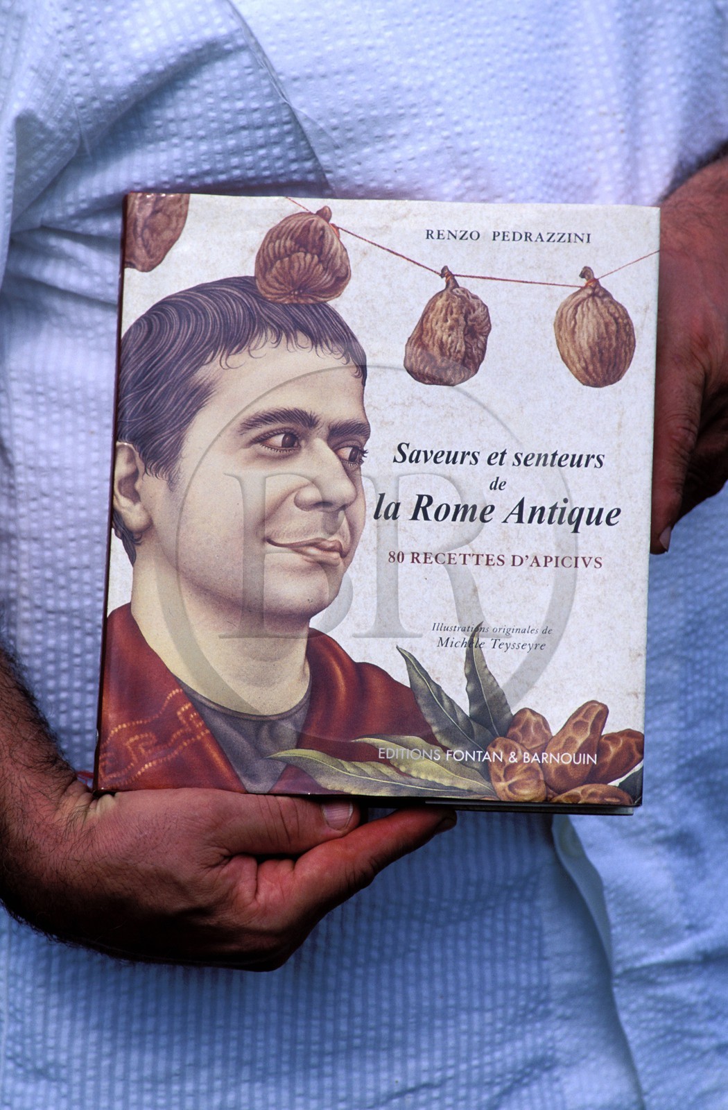 France, Haute-Garonne (31), Saint-Bertrand-de-Comminges, labellisé Les Plus Beaux Villages de France, livre de recettes Romaines du chef (Renzo Pedrazzini) du restaurant Lugdunum