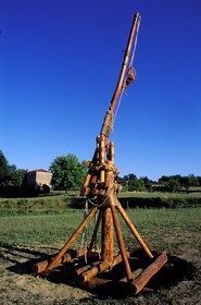 France, Gers (32), Larresingle, labellisé Les Plus Beaux Villages de France, la cité des machines du Moyen-Age