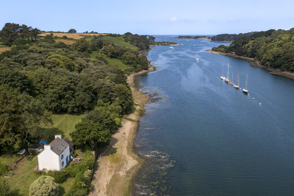 France, Finistère (29), Pays des Abers, Aber Wrac'h, Plouguerneau, mouillage de voiliers près de la cale de Paluden (vue aérienne)