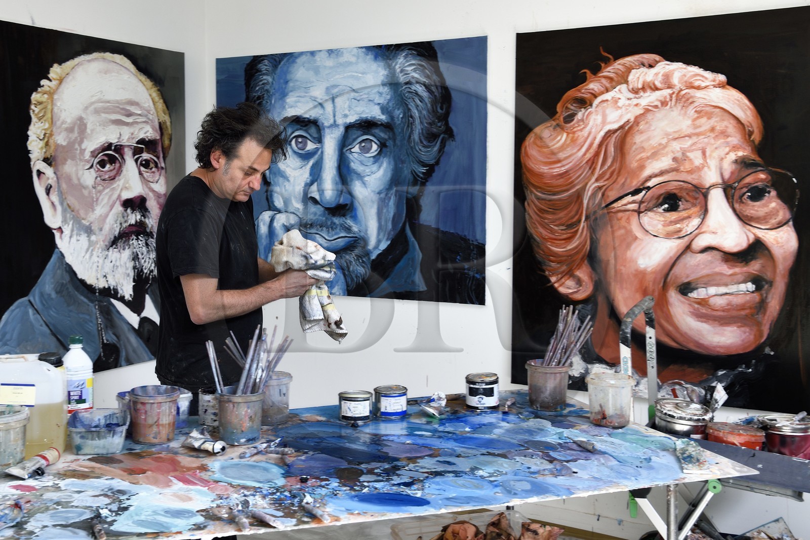 France, Val-de-Marne (94), Yvry-sur-Seine, Atelier de Fred Kleinberg, travail en cours de l'exposition We can be Heroes