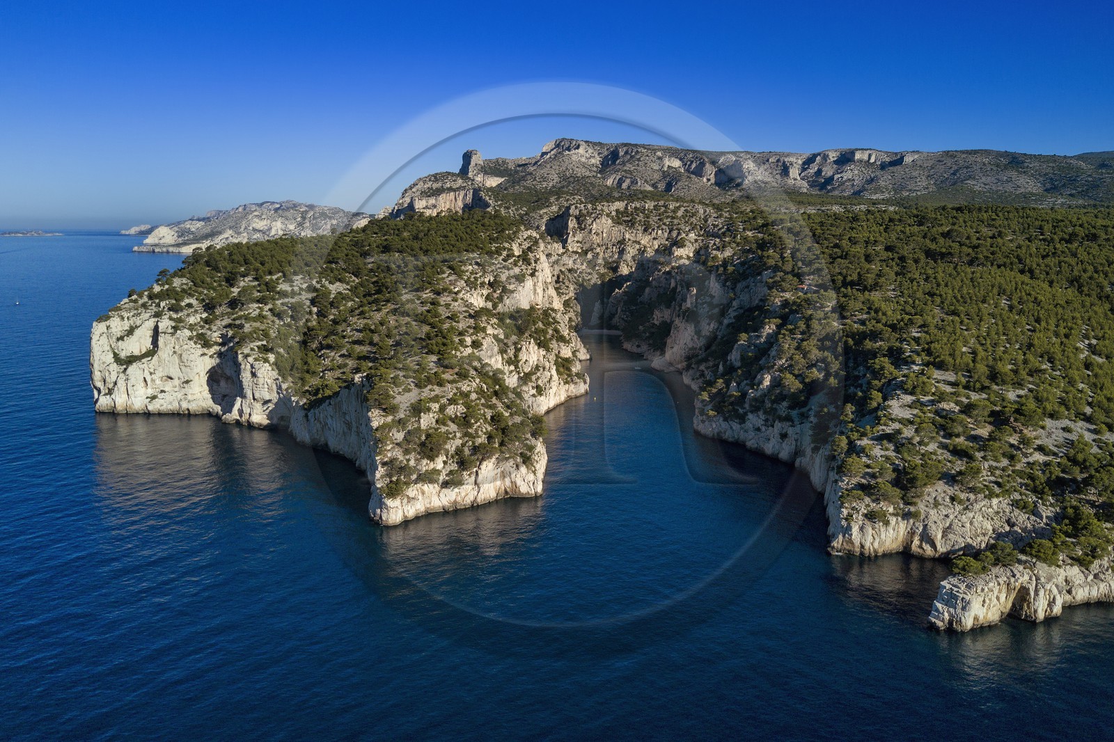 France, Bouches-du-Rhône (13), Marseille, Parc national des Calanques, Calanque d'En-Vau (demande d'autorisation nécessaire avant publication) France, Bouches-du-Rhône (13), Marseille, Parc national des Calanques, Calanque d'En-Vau (demande d'autorisation nécessaire avant publication)
