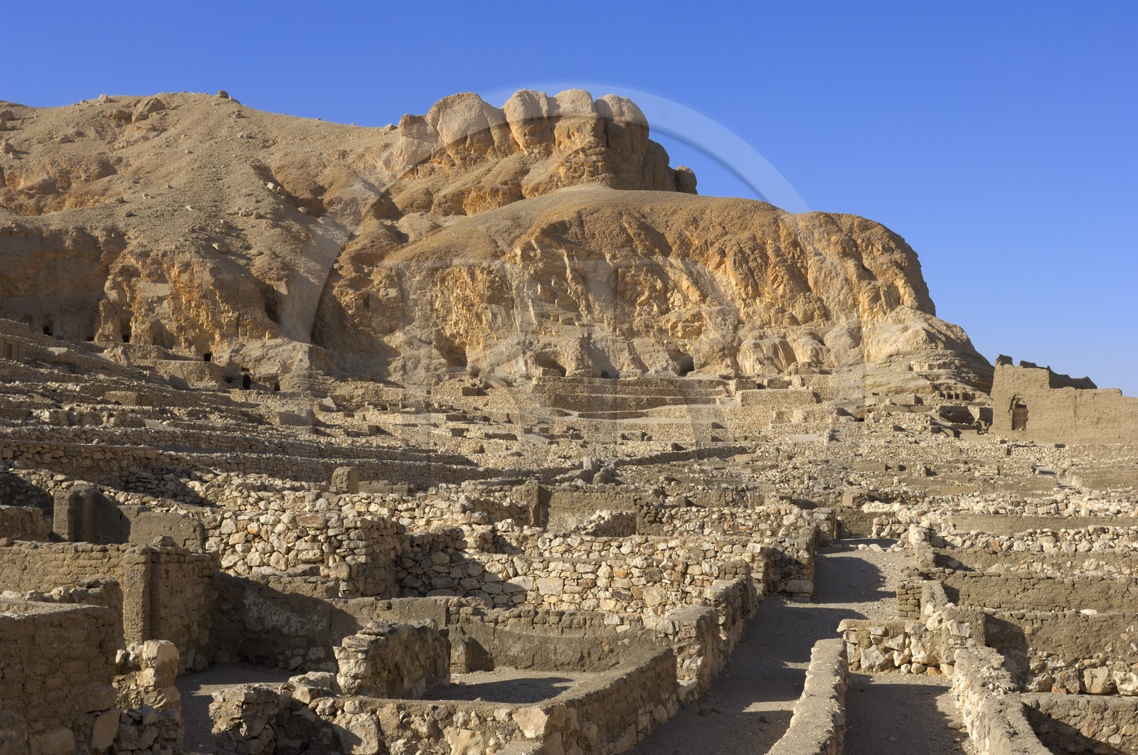Egypte, Haute Egypte, vallée du Nil, environs de Louxor, nécropole thébaine classée Patrimoine Mondial de l'UNESCO, Thèbes Ouest, Deir el-Medina , la vallée des Artisans