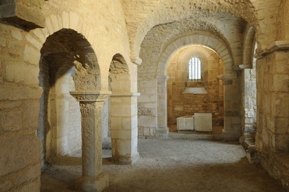 France, Côte d'Or (21), Flavigny-sur-Ozerain, crypte carolingiennes de l'ancienne abbaye bénédictine qui abrite la fabrique des Anis de Flavigny