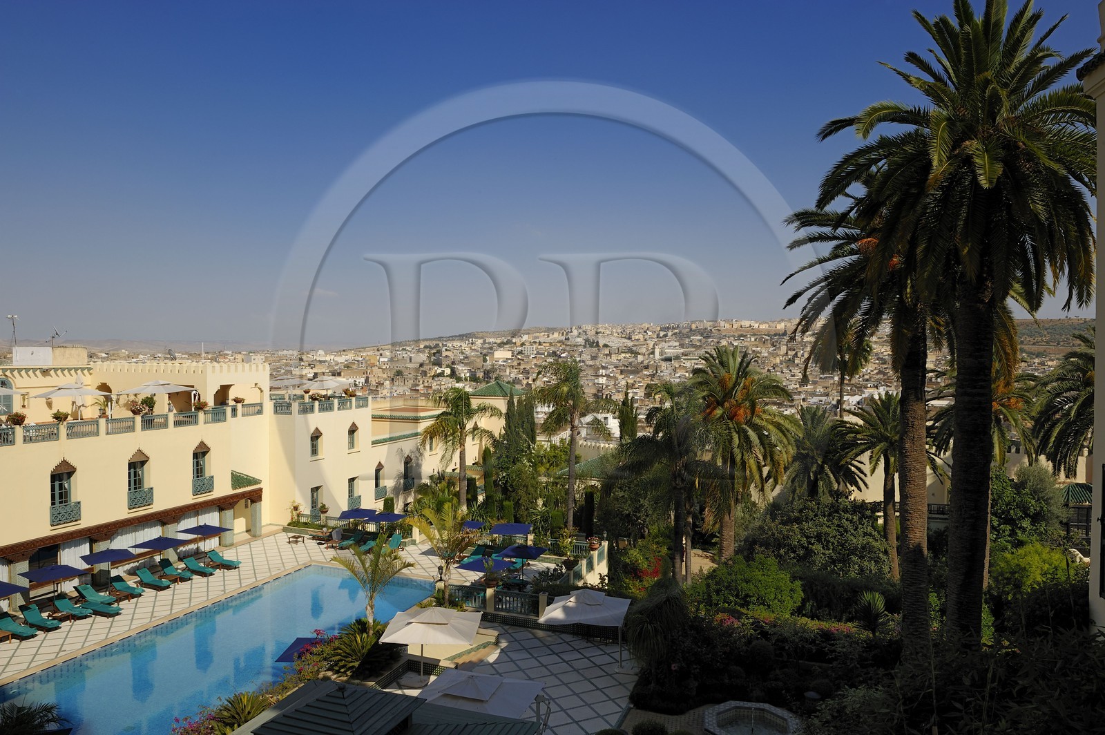 Maroc, Moyen Atlas, Fès, ville impériale, hôtel Sofitel Palais Jamai dominant la medina