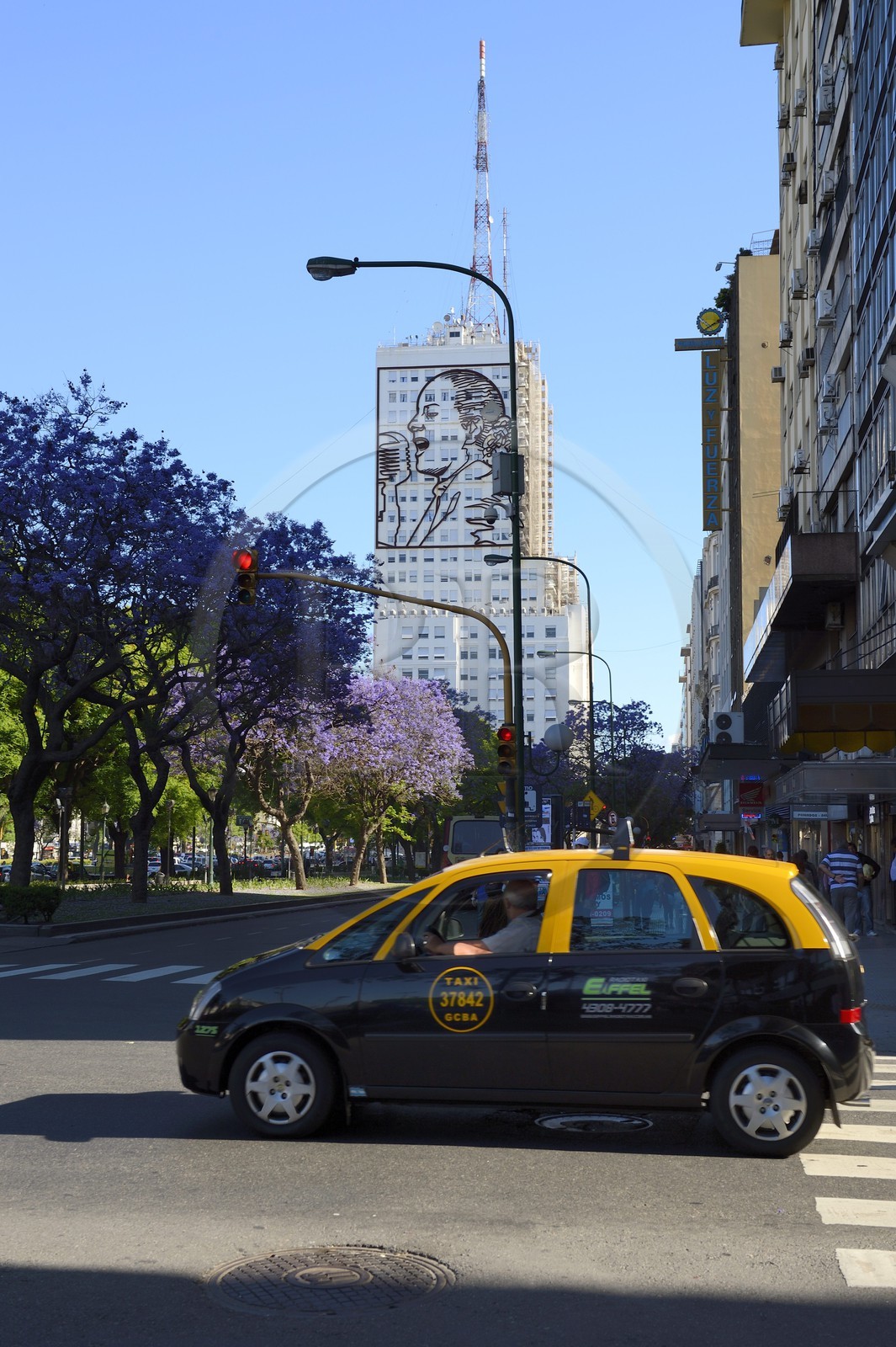 Argentine, Buenos Aires, portrait géant de Eva Peron sur un immeuble de l'avenue 9 de Julio, l'avenue la plus large du monde