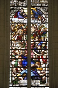 France, Val-de-Marne (94), Vincennes, le château de Vincennes, vitraux de la Sainte Chapelle représentant l'Apocalypse, les Anges exterminateurs