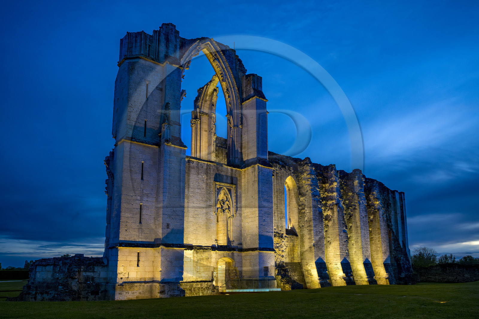 France, Vendée (85), Parc Interrégional du Marais Poitevin labellisé Grand Site de France, Maillezais, vestiges de l'abbaye Saint-Pierre de Maillezais