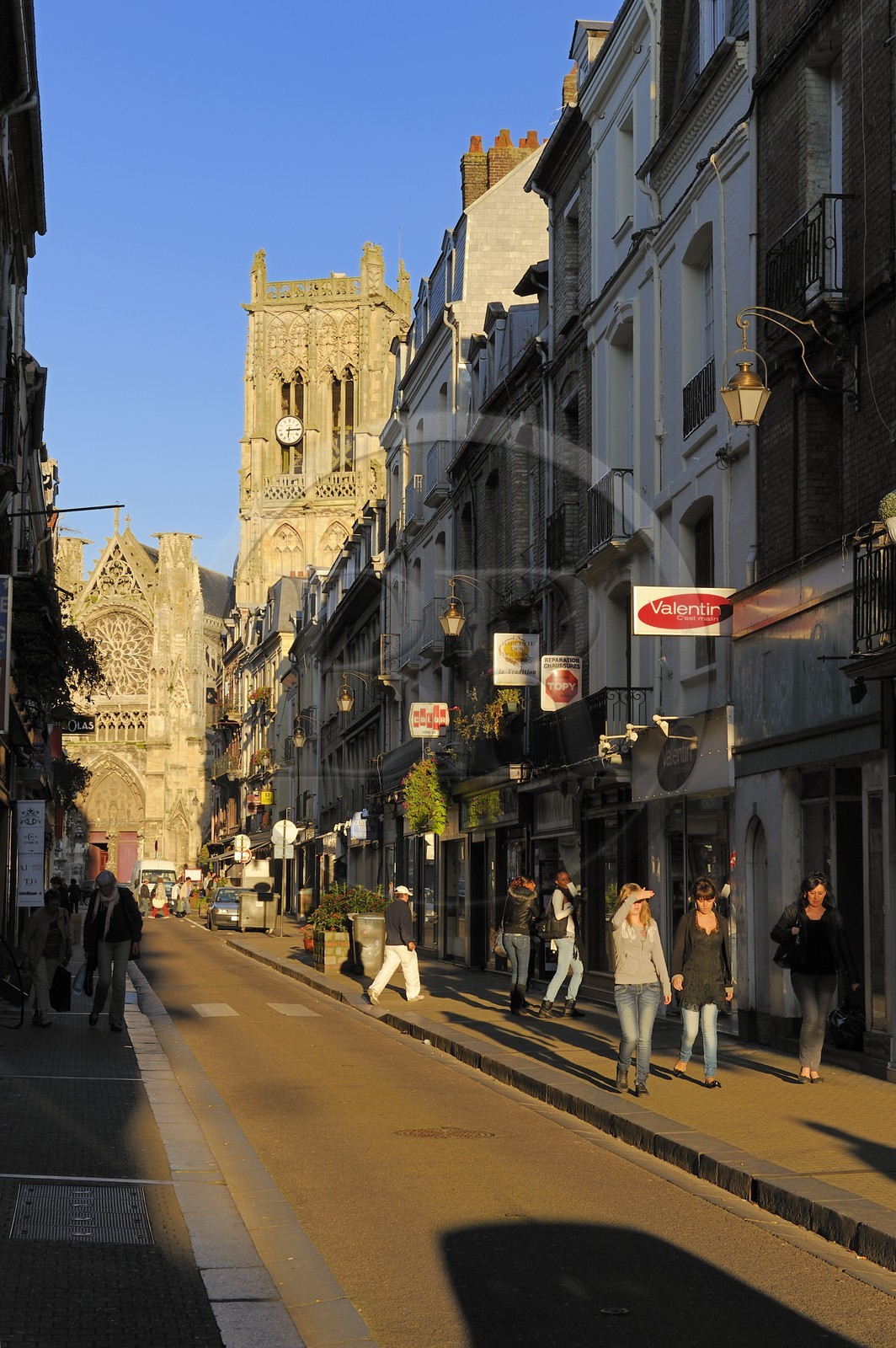 France, Seine-Maritime (76), Dieppe, l'église Saint-Jacques du XIIIème siècle et la rue Saint-Jacques