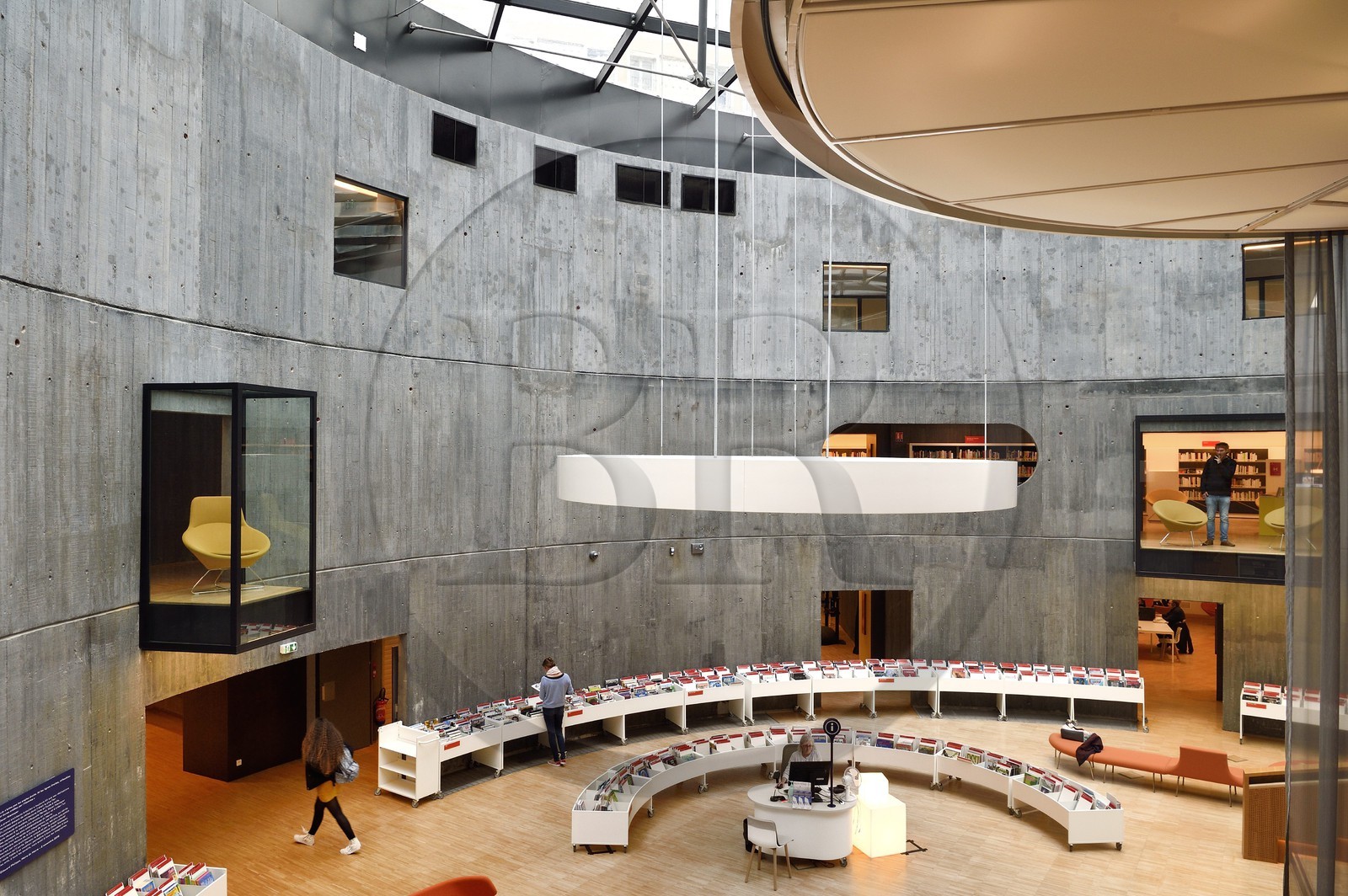 France, Seine-Maritime (76), Le Havre, Centre-ville reconstruit du Havre par Auguste Perret classé Patrimoine Mondial de l'UNESCO, le petit Volcan oeuvre de l'architecte Oscar Niemeyer, bibliothèque et médiathèque
