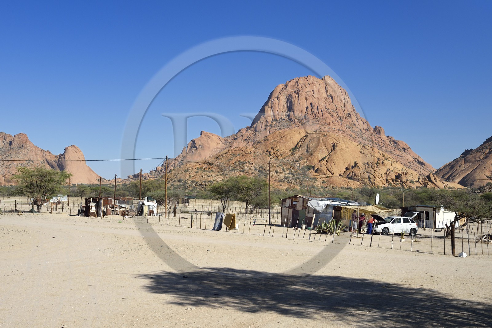 Namibie, région de Erongo, Damaraland, le Spitzkoppe ou Spitzkop (1784 m), montagne granitique dans le désert du Namib