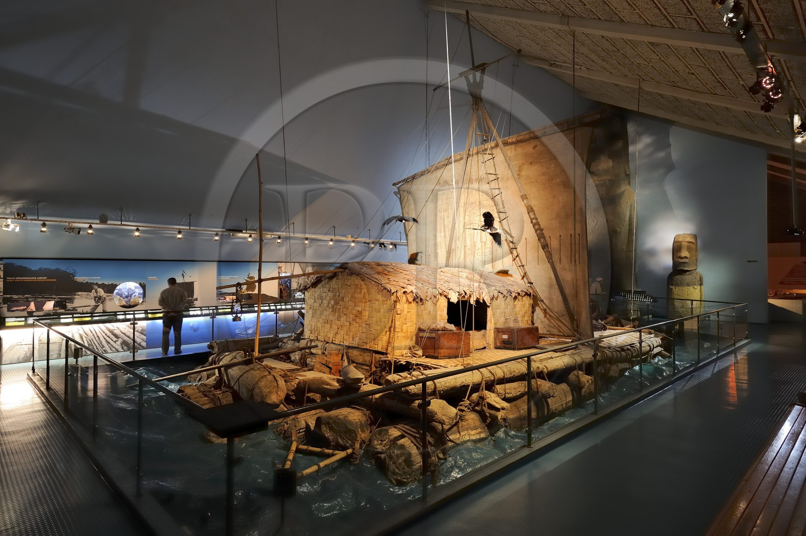 Norvège, Oslo, presqu'île de Bygdoy, musée du Kon-Tiki, le radeau Kon-Tiki (1947) de Thor Heyerdahl qui a traversé le pacific du Perou à la Polynésie