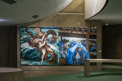 France, Paris (75), place du Colonel Fabien, immeuble du parti communiste français de l'architecte Oscar Niemeyer, vernissage de l'exposition Odyssée de l'artiste Fred Kleinberg à l'Espace Niemeyer