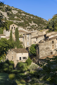 France, Hérault (34), Causses et les Cévennes, paysage culturel de l'agro-pastoralisme méditerranéen, classés Patrimoine Mondial de l'UNESCO, Saint-Guilhem-le-Désert, labellisé Les Plus Beaux Villages de France