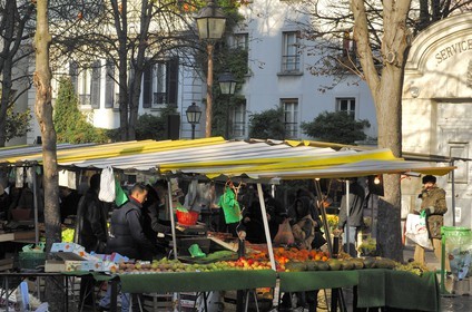 France, Paris, the street market in the rue des Pyrenees
