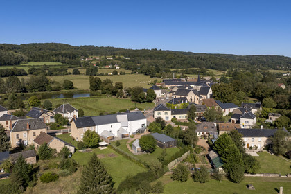 France, Nièvre (58), Parc naturel régional du Morvan, le village d'Alligny en Morvan (vue aérienne)