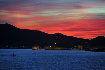 Italy, Tuscany, Elba Island, the bay of Portoferraio at sunset