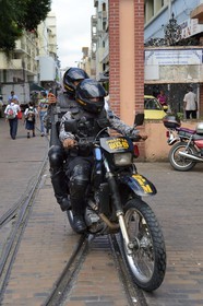 Panama, Panama City, quartier de Santa Ana, la police spéciale à moto qui est aussi la police présidentielle