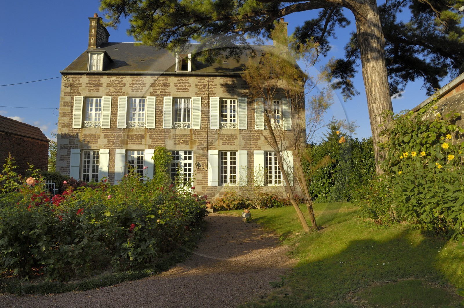 France, Calvados (14), la Suisse normande, Clécy, maison du centre village