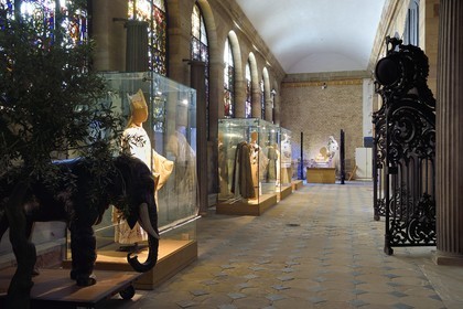 France, Bas-Rhin (67), Strasbourg, vieille ville classée au Patrimoine Mondial de l'UNESCO, la cathédrale Notre-Dame, la galerie du Chevet transformée en lieu d'exposition destiné à la liturgie