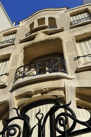 France, Paris (75), l'hôtel Mezzara situé au 60 rue La Fontaine de style Art Nouveau par Hector Guimard