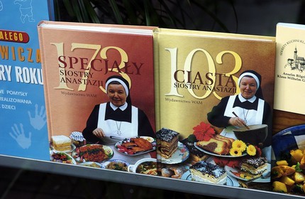 Pologne, Cracovie, vieille ville (Stare Miasto), livres de recette de cuisine par les soeurs