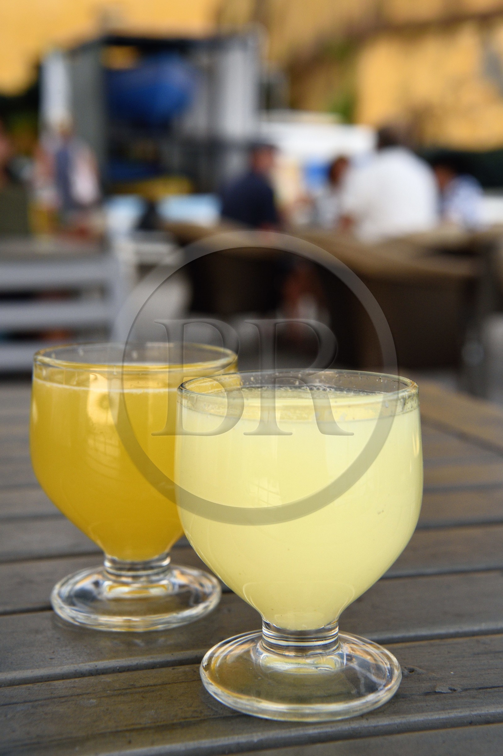 Portugal, Ile de Madère, Funchal, boisson typique de l'archipel, la poncha est un cocktail alcoolisé à base d'eau-de-vie, de canne à sucre, de jus de citron, d'orange ou de fruit de la passion