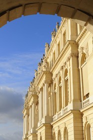 France, Yvelines (78), château de Versailles, classé Patrimoine Mondial de l'UNESCO, la façade des appartements de la Reine