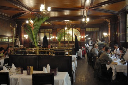 France, Paris, the brasserie Flo and its 1900 decoration